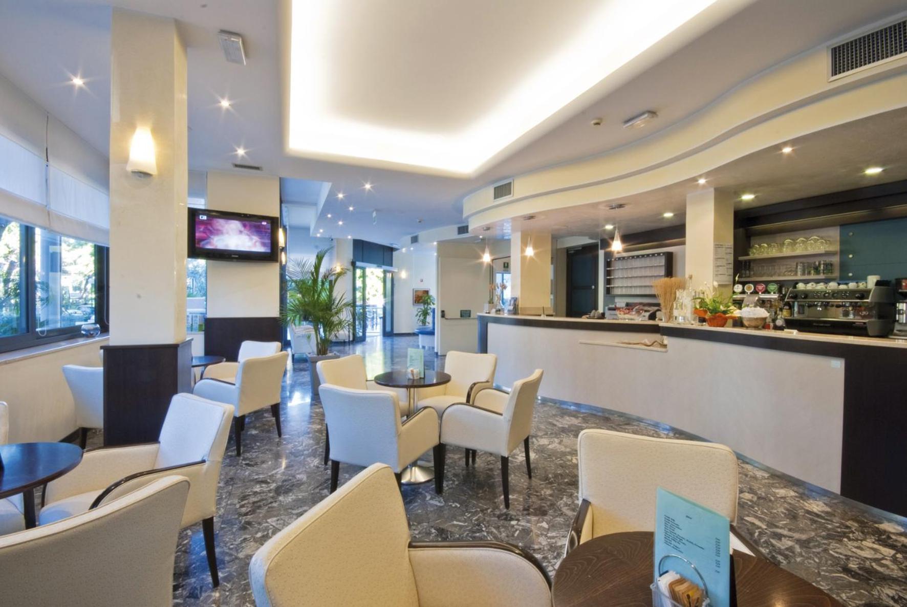 Hotel Bellevue Lignano Sabbiadoro Exterior photo