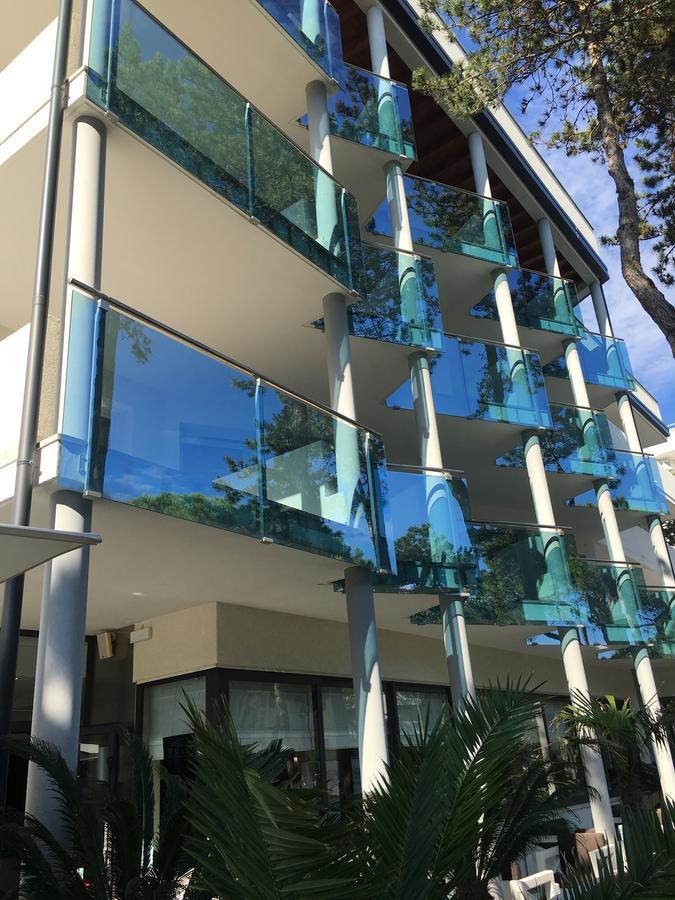 Hotel Bellevue Lignano Sabbiadoro Exterior photo